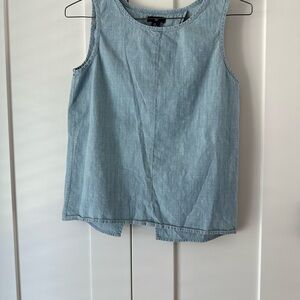 GAP Chambray split back sleeveless shirt! S